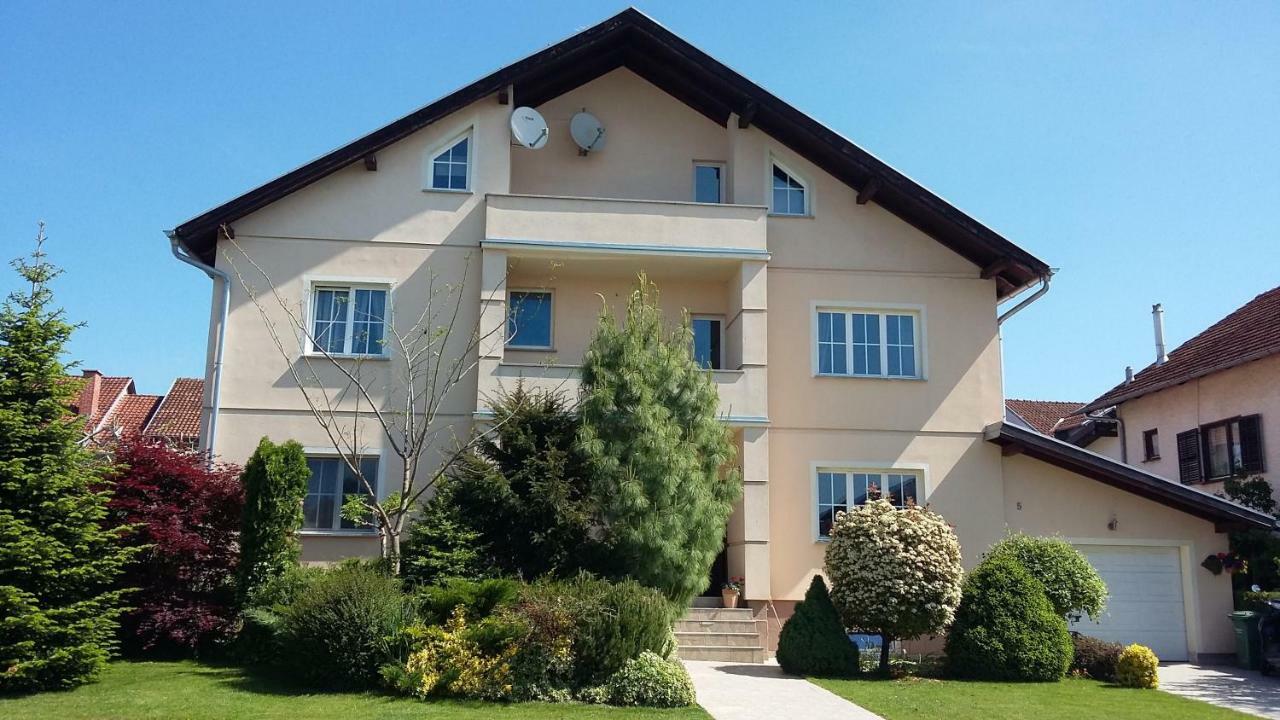 Apartments Place4You بييلوفار المظهر الخارجي الصورة